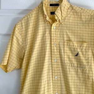 men’s Nautica size small cotton yellow spring button down shirt